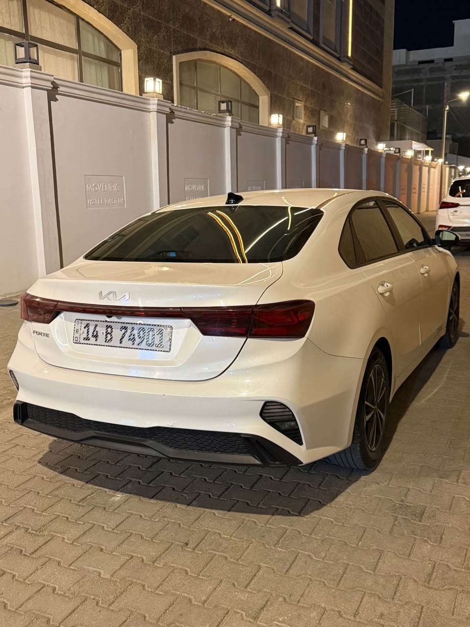 السلام عليكم ورحمة الله اقره تفاصيل 
مكلف بنشر لا تراسلني اتصل ع الولد او تراسله
كيا فورتي مديل24 كفاله عامه تقرير غرق وكلشي شغال بيها بدون تبديل ولا برغي جديده سياره مكينه كير تبريد حداده طخم تاير جاهز للاخير رقم بصره معوقين مكان السياره تنومه الصالحيه 
رقم صاحب السياره
*********** البصرة, العراق
