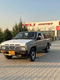 بيكاب نيسان موديل ٩٥ ي بي ليدراو گير و مةكينة و شانسي اكسل هةموي بةشةر...