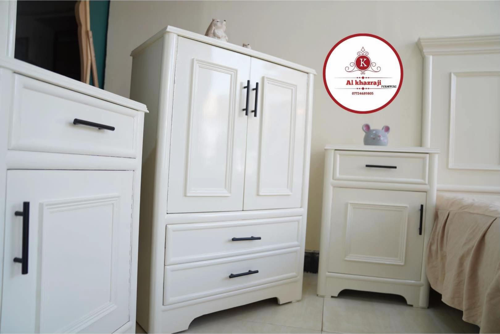 ⁨ موديل درة نجارة عراقية 100‎%‎ نجارة عراقية ضمن وجبة الدرجة الاولى  السعر 2 ملايين 850 الف ضمن وجبة الدرجة الاولى وضمن وجبة الأصباغ البويه غرفة 6 ابواب طابقين ملحق داخلي داخل صاج طبيعي 4 ملم وجهه الغرفه 5 ملم mdf جميع ملحقات الغرفه والكنتور الوجهه 5 ملم mdf اما الداخل 4 ملم صاج طبيعي  القاعدة بلوك صاج  الظهر چرچوبة داخلية شد براغي  النرماده شرطية   مجرات تحفير في الخشب صبغ اوف وايت  طابوريه هديه قياسات الغرفة الكنتور  طول 3.30سم ارتفاع 2.35  سم  عمق 60سم الميز مرايه 1.50 سم الجربايه 3.00 سم  المنام 1.70سم في 2.00سم الزاويه 1.15 سم عمق 60سم ارتفاع 2.35 سم السعر 2850 الشد والتوصيل مجاني إلى جميع محافظات العراق    تتوفر لدينا داخل صالة العرض تشكيلة من الموديلات 😊 📍 _زيارتنا على موقعنا حلة / منتصف شارع ابو القاسم /من جهة سوق الحلة الكبير مجاور دكتور مكي الابراهيمي طبيب الاسنان.. ***********   *********** #معرض_ومعمل_الخزرجي_للأثاث  #اكسبلورexplore #بغداد #الشعب_الصيني_ماله_حل😂😂🏃🏻‍♀️ #creatorsearchinsights 
