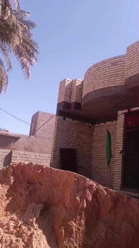 خلفه بناء متفرغ حاليا خلفه طابوق بلوك فرمستون فرشي عكاده للاتصال ***********
