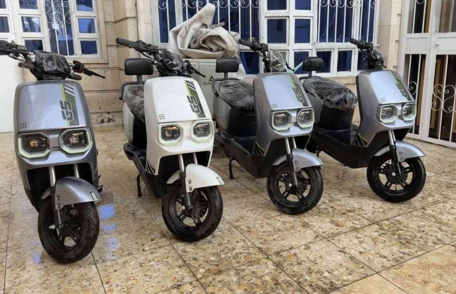 لا تحير ب بانزين لو دهن اشحن و روح وين ميعجبك تنطيك عل شحنة 55km دراجه مرتبة بريكات دهن ومري جانبيها ولدات زنون دراجة مفوله كلش تريد جملة تريد مفرد للاستفسار والتوصل خاص او واتساب ***********
