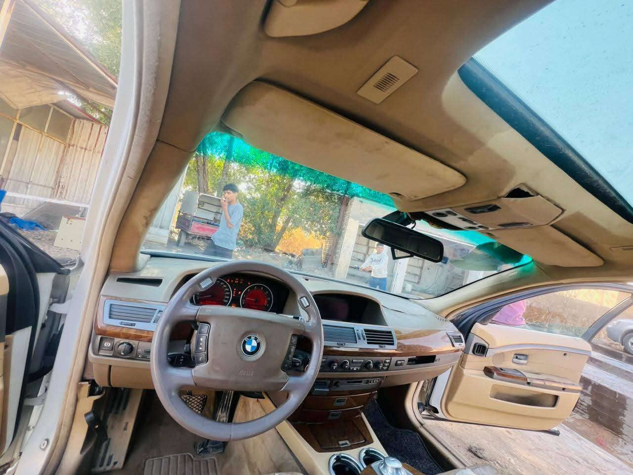 BMW 745 LI باخره 2003
حجم المحرك 8 سلندر مكفول كيرها الرابع والخامس مايجن حداديه الامامية تعبانه سياره جانت ادوات وسجلته تسجيل جديد قرار 48 بعد وراها رسوم كمرك ورقم تصير اصوليه سعرها 45 ورقه وترهم مراوس مكفوله من الكص والعيب الشرعي 
ملاحظة ال يسألني على الرسوم لحد الآن ماحددو شكد تكلف تسجيل مكاني بابل


**إذا كنت صاحب هذا الإعلان وتريد حذفه لأي سبب، رجاءا أرسل رسالة إلى الدعم الفني**