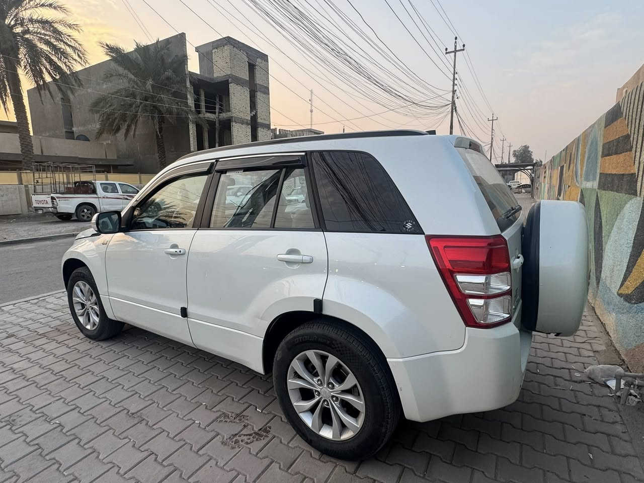 السلام عليكم 
سازروكي كراند فيترا 2014 ياباني اصلي كفاله عامه من كلشي ضربه وصبغ وبارد محرك 2400 مكفول هو والكير ماشيه 110
دفع رباعي مكاني بغداد العامريه السعر 123 وبيها مجال 
مكاني بغداد العامريه *********** محمد ( الخاص مغلق)
