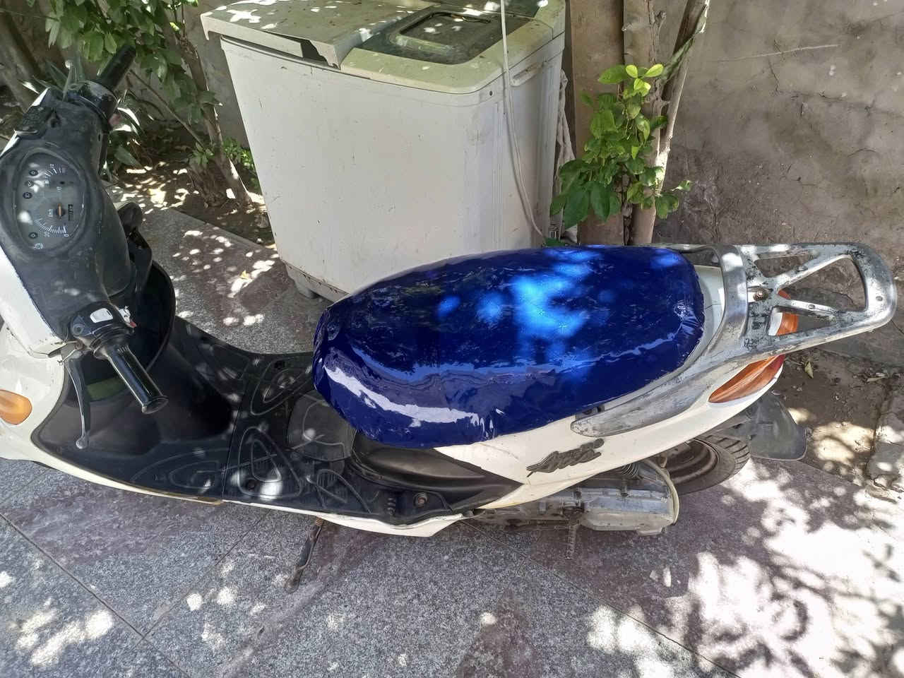 السلام عليكم للبيع اكزز مكينه نظيفه هندر واحد تايرات نضيفه عنوان بابل قضاء الهاشمية ***********////////السعر 160

