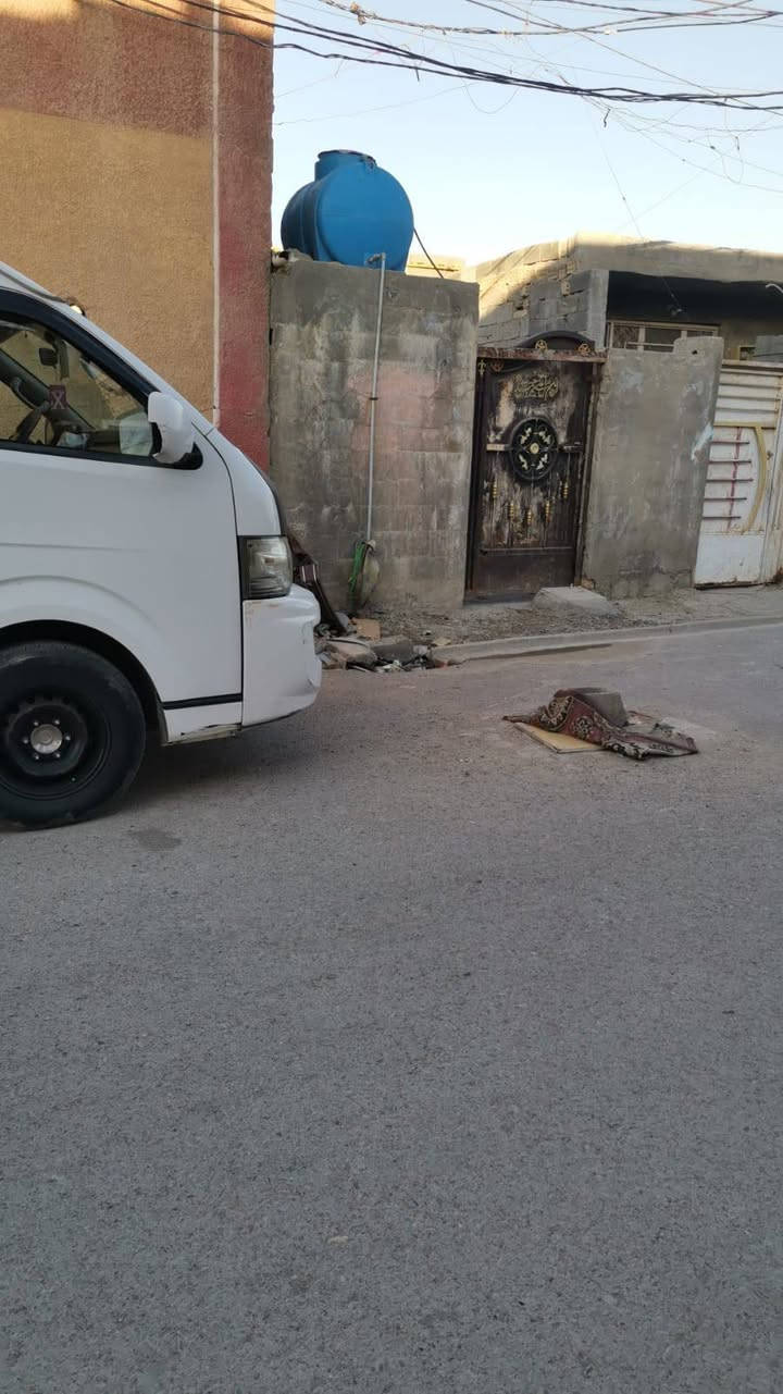 بيت ايجار بسعر مناسب وابيعة هم تواصل خاص ***********
بلحميدية مدينة الصدر
