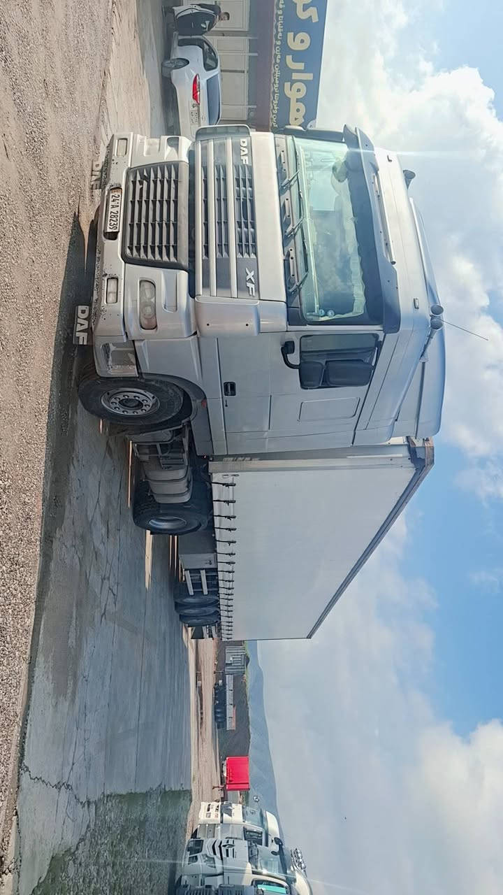 بسم الله الرحمن الرحيم 
النوع السياره . داف تاك ويل دبل قماره تريله فلات جادر مسرحيه 3 محور تاك تاير بالون  42 طن 
موديل 2001. حجم محرك  430, انجكتر 
مواصفات . تبريد . تايدر 5 طقات. ثلاجه داخل . كير عادي . دبل تانكي كاز دبل مناميه . 
عربانه جادر مسرحيه . طخم تاير ثلاجه مطبخ تانكي ماء داخل جديد طخم فافونات . عربانه شاصي قواطع خير من الله جديد
كير محرك اكسن شاصي مكفول كفاله عامه شرط 
رقم سنويه هزه جديد نيضام جديد دبل سنويه رقم دهوك تحويل مباشر 
السعر  2. دفتر معا مجال . 
عنوان معرض هوار طريق دهوك موصل جمبور عميريه 
***********
***********
***********
