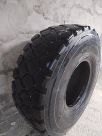 تايرات شفل • 20.5/25 • نص عمر