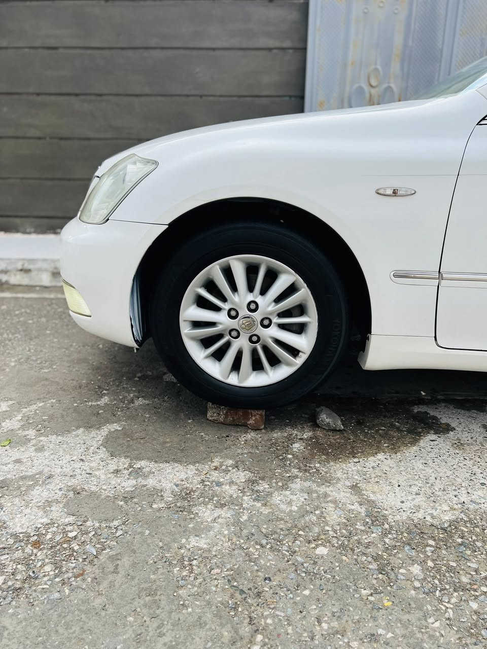 سەرەتا بەناوی خوایگەورە شاهینە موس موس یەک پارچە بۆیاخ
١٨٢ بی دوکەل ٢٠٠٥ بەسمە رەش ناورەساسی 
سەیارەکە نوکتەی پیوە نیەدەحمو لیدراو چالوشوختی نیە  شانسی کەڤەر بەشەرت 
مواسەفات دودگگمە کوشن کاتەبا پینج بەسمە ئاوینە شەفت  شاشە  مجمحە لئگزز سەیارەکە نومەیە ٢٥٠ مەسرەفی نیە کامل مەسرەفە سەقفی چالو شوختی نیە سۆنەریم داناوە رەحمەتو پیبی جوان بی خوینەوە ئەوکات تیلە سەرمان مەیەشینە مشتەری نیت ***********
