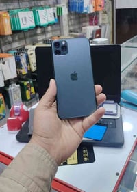 ايفون 11 برو ماكس • ٢٥٦ • شاشة مبدلة