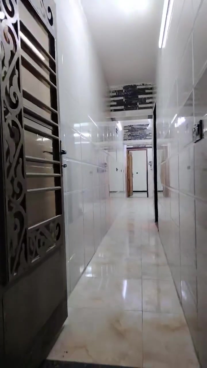 دار للايجار -  مساحه ١٠٠ 
📍اليرموك خلف جامع ام طبول 
٣نوم وصاله ومطبخ وحمام ٢ (كهرباء خصخصة)
 0771 336 8001
