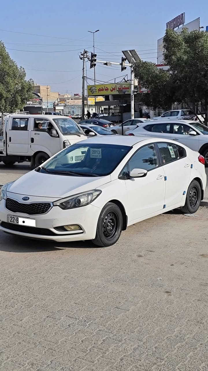 سيراتو 2013 للبيع 
سياره فول داخل تحكمات ستيرن مثبت سرعه حاكيه تبريد قطعتين خلفي تخم تاير جديد 
كير مكينه تبريد سياره نضيفه 
• سياره مكفوله كفاله عامه من صبغ والضربه بيها فقط بارد خفيف 
سياره رقم الانكليزي الجديد باسم كردي سنويه 2028 هزه جديده 
• سياره مالت جناي مكان السياره نجف 
للاستفسار : ***********
