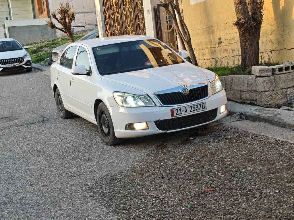 شکۆدا مۆدیل ٢٠١٠ 
گێر عادی 
زینۆن 
دوو جام کارەبا 
مەکینە ٢٠ جیتا 
تەکسی بوە کراوەتە خسوسی 
دەعم و لیدراوی نیە 
گێر و مەکینە بە شەرت 
تەحویل و غرامە بە شەرت 
هەواری شار 
*********** السليمانية, العراق
