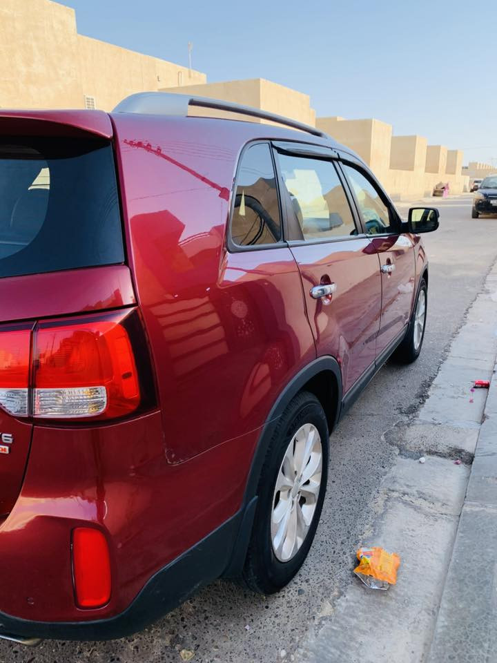 السلام عليكم للبيع كيا سورنتو موديل 2014 6 سلندر وارد امريكي فول مواصفات عدا الفتحة 4 قطع صبغ سونار موجود السعر 139 وبيها مجال  مكان بغداد للتفاصيل ***********
