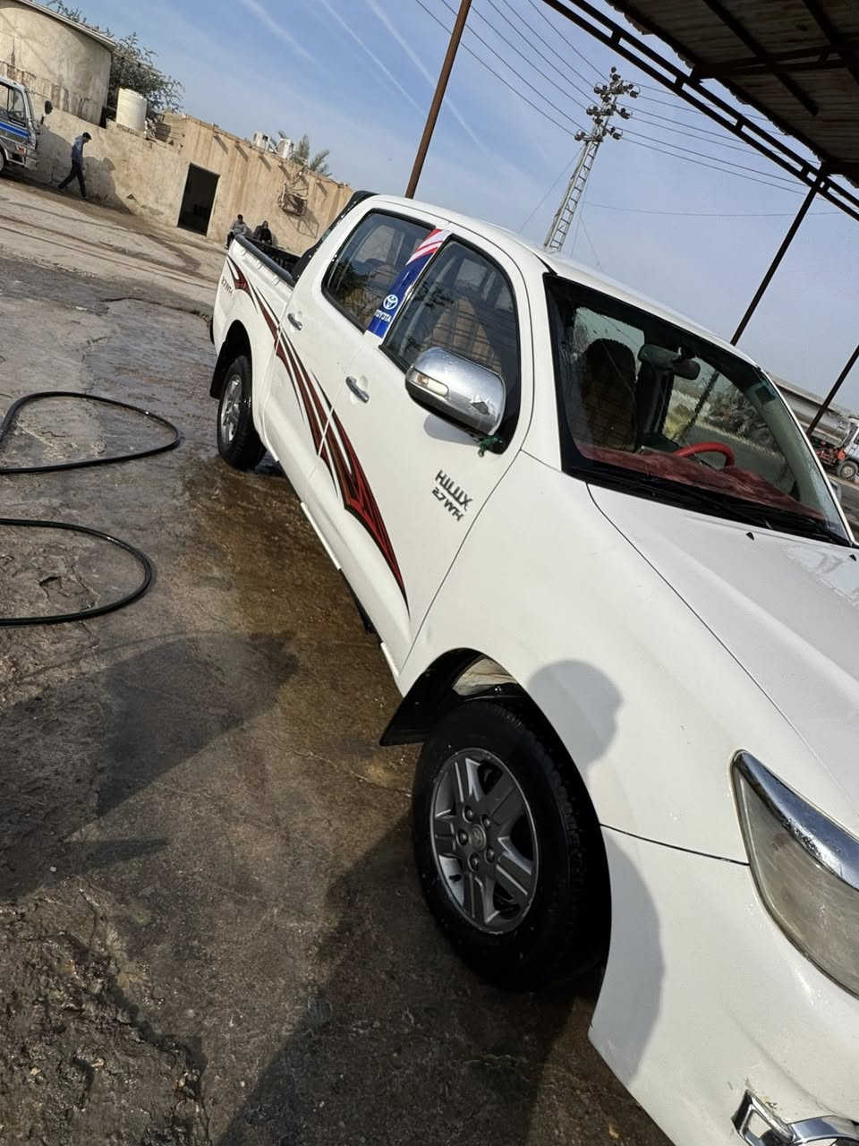 هيلوكس 14  فول موصفات بسمي. بيها بارد فقط جوه الباب باقي. شوف عينك سياره. مال جنايه ٢١٠ وبيها مجال مو شراي. لا تخابر ***********
