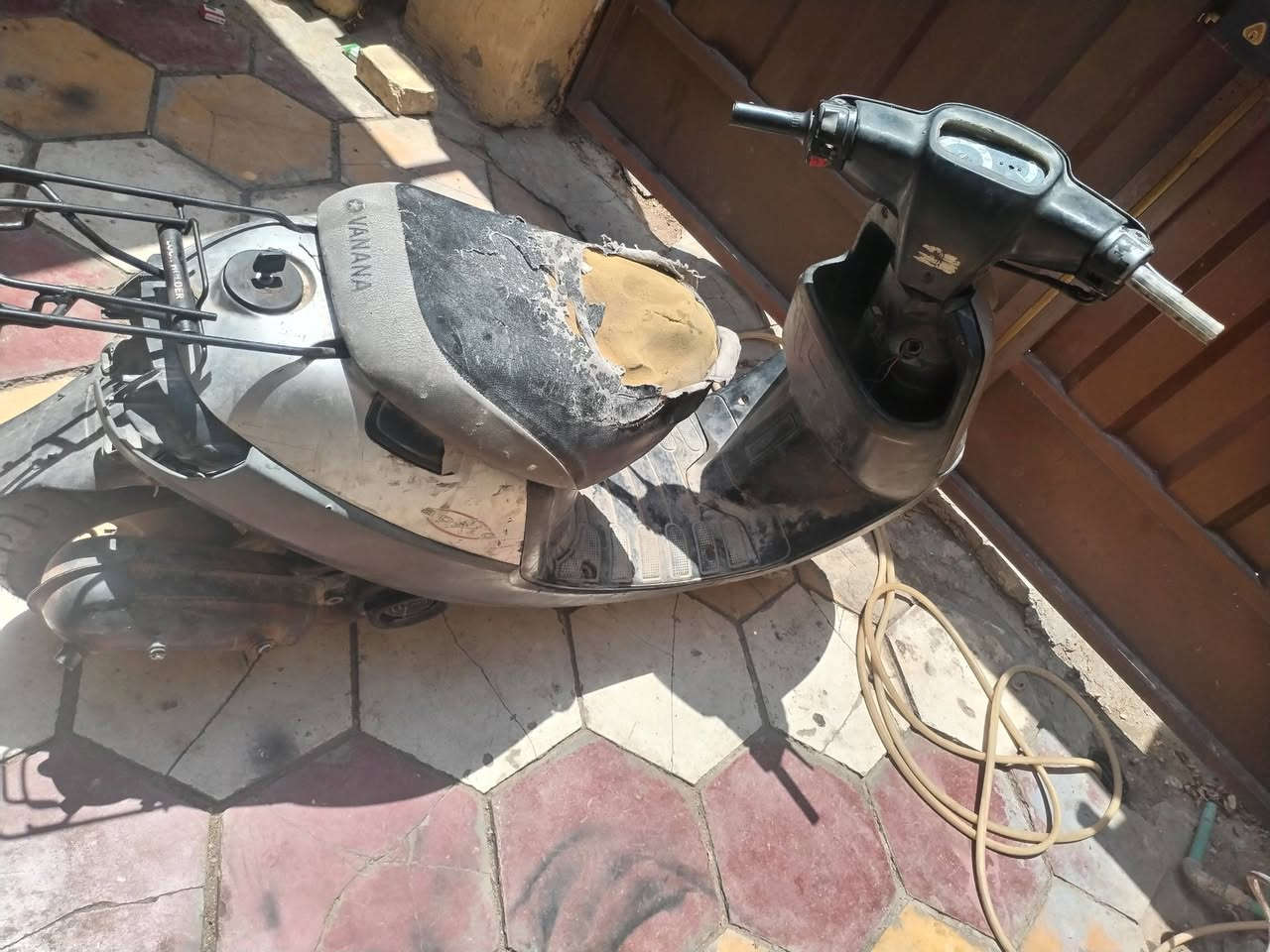 السلام عليكم دراجه بطه موديل 2000 دبل سكليتر متروكه غراضها كامله تشتغل وتطفى ما اعرف كابريتر يرادلها تنظيف تايرات جدد يرادله ترتيب شويه لان متروكه سعرها 125 للاستفسار ع الرقم ***********
ورجائا المايشتري لا يعلق ولا يخابر سعرها سعر باسكل وشكرا
