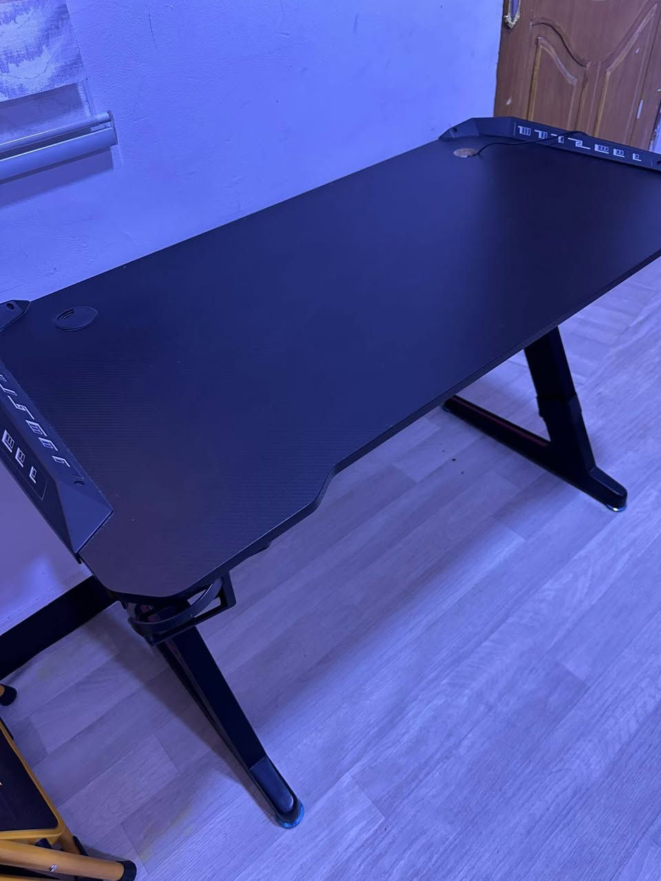 ميز كيمنك rgb قياس ١٢٠
السعر 75 الف 
***********
البصره القديمه
