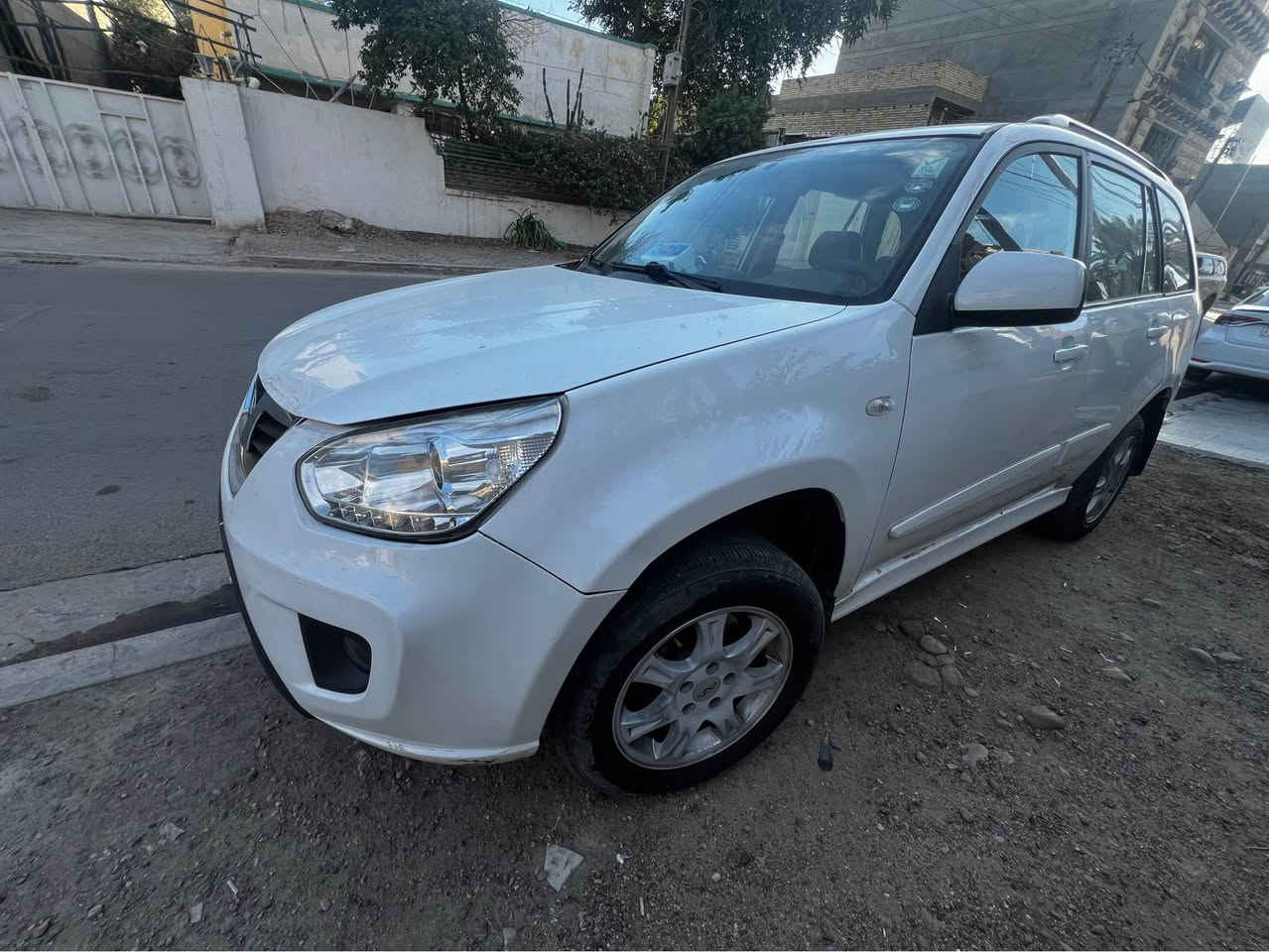 السلام عليكم 

تيكو 2014 رقم اربيل لون ابيض ماشيه 150 
صدر جديد باتري جديد تخم تايرات جديد 
سياره. جاهزه ماتصرف عليها دينار  حادث جاملخ  ايمن مصبوغ  
كير ميكانيك 
الاستفسار  ***********
موقعي حي الجامعه بغداد, العراق
