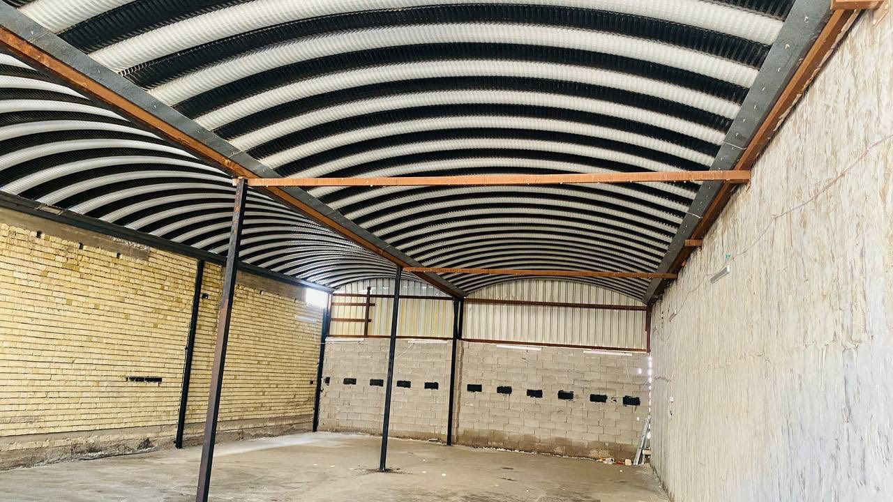 السلام عليكم
مخزن للايجار المساحة ٢٠٠ متر مربع  العنوان حي دجلة خلف ماركت لارين للاستفسار الاتصال على الارقام *********** ***********
