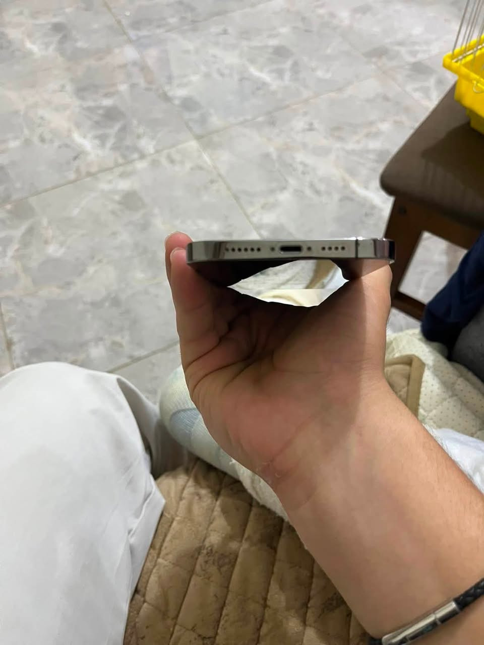 ايفون 12 برو ماكس
ذاكرة 256
بطارية 77 صرفها كلش زين
جهاز ممفتوح ابد بي كسر بل ضهر بسيط مو حفر بس كسر خفيف الشاصي نضيل مابي خدوش 
سعرة 450 وبي مجال بسيط  مكاني بغداد الوزيرية 
*********** بس واتساب متواجد
