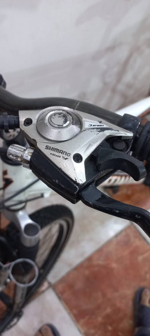 من رخصة الادمن 
بايسكل ماركة سبشل زد الأمريكية حجم٢٦ S ركبة لعابة بريكات ماركة ديور وكيورة سحب دفع اصلية ماركة شيمانو عكرب اصلي  نضافة واضحة بالصور 
السعر ١٥٠الف وبي مجال بسيط رقمي*********** متواجد واتساب 
مكاني الصليخ اوالشعب
