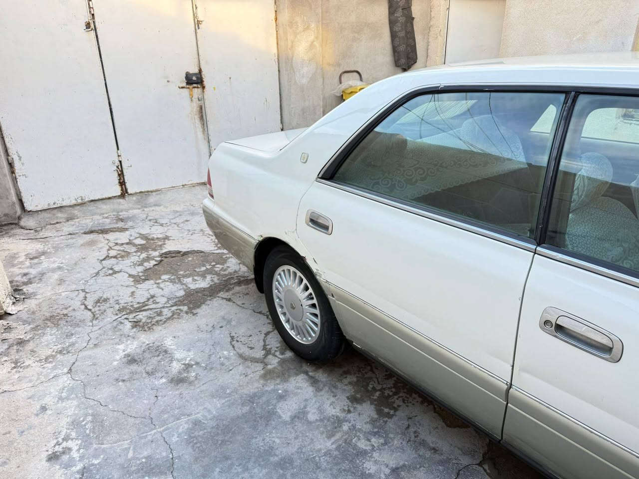 اسلام عليكم سياراه راس الثور فلات موديل 1997 الرقم البصره سنويه مجدد الحد سنت 2027 تحويل مباشر والسياراه كفاله من الكص والنقل كير ومكينه فيفتي بلكرتون حداد 💯/💯 دواخل جدد كهربيات كله شغاله تخم تاير ويلكب جديده والسياراه جاهزاء مجهزاء مال جناي السعر  75  بيه مجال العنوان البصره التصال *********** التصال عله الرقم انه مكلف بلنشر مارد خاص تصال وتدلل
