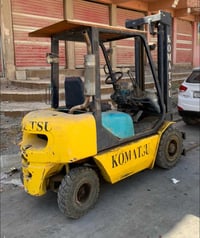 رافعة كوماتسو • ٢.٥ طن • بدون اوراق