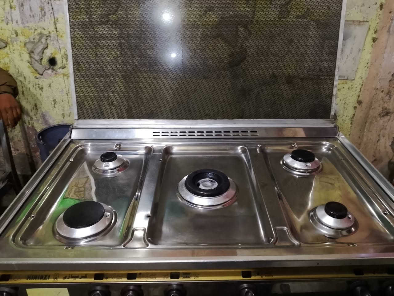 سلام عليكم طباخ كريازي باب الاول النضافة 100/100 العنوان بغداد شهداء العبيدي السعر 175يوجد توصيل  ***********
