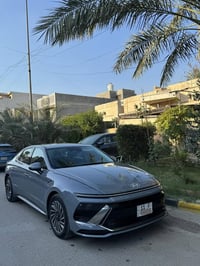 للبيع ….. هونداي سوناتا هايبرد 2025   ماشيه : 9.000 الف ميل   لون سمنت...