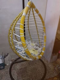 عش العصفور • كرسي • الحريه