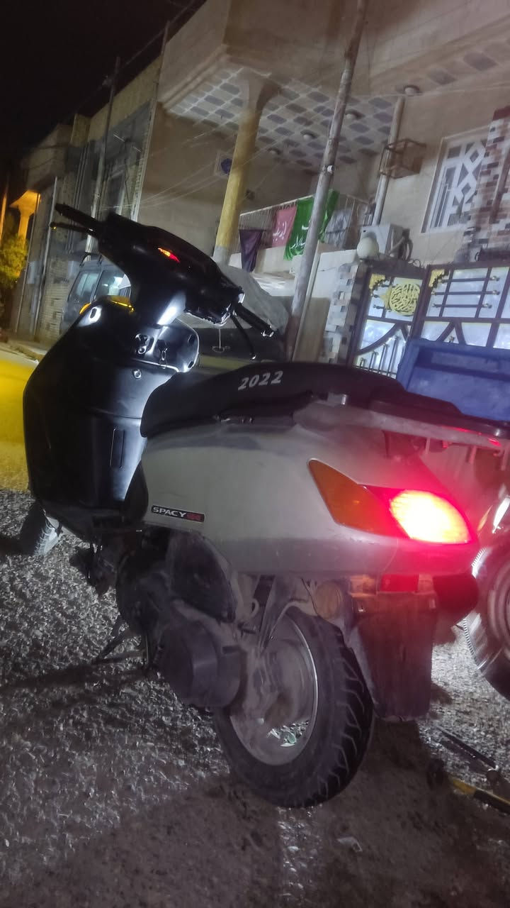 دراجه سبيسي ماليزي نوعها 
السعر 280 وبيه مجال يعني 260 قفلها قفلها 
كهربائات كلها شغاله سلف هندر هورن لايت تلث انواع هم
عوزها فقط كفرات وترايش مكاني كوت داموك


**إذا كنت صاحب هذا الإعلان وتريد حذفه لأي سبب، رجاءا أرسل رسالة إلى الدعم الفني**