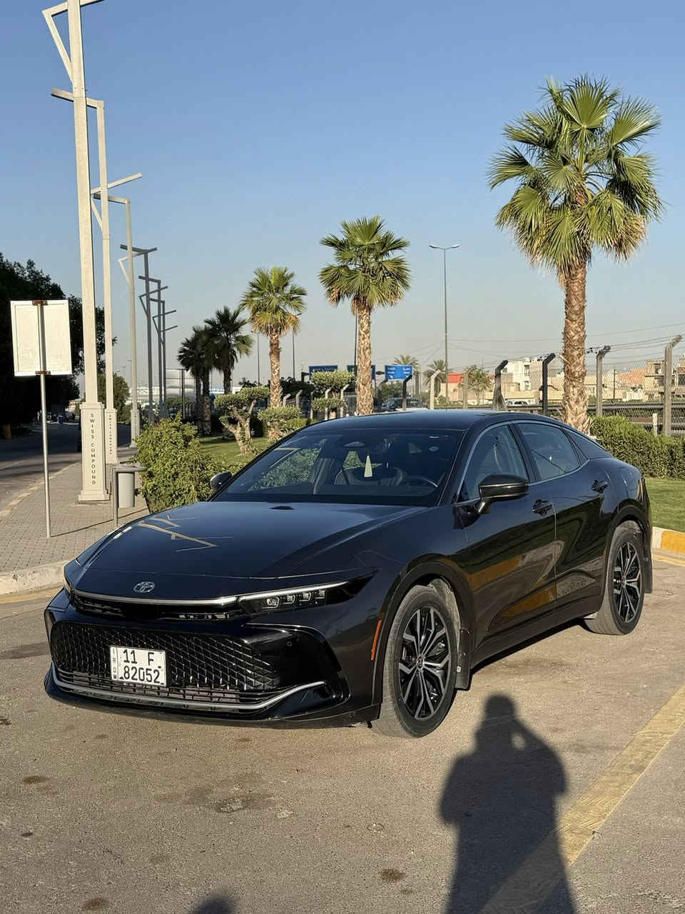كراون 2024
موديل 24  للبيع تنفس طبيعي اربعة سلندر ٢٥٠٠ حجم المكينة هايبرد 
السعر 295
الميزات التقنية: ( سياره فول لمتدد واحد ع واحد )
*   المحرك: 2.5 لتر، 4 أسطوانات خطية.
*   القوة القصوى: 222 حصان.
*   أقصى عزم دوران: 221 نيوتن متر (5200 - 3600 دورة في الدقيقة).
*   ناقل الحركة: CVT.
*   حجم الإطارات: R19 7J/225/55.
*   سعة خزان الوقود: 55 لتر.
مميزات السيارة: ا
*   مقاعد من الجلد الفاخر مع خاصية التدفئة والتهوية.
*   شاشة عرض مقاس 12.3 بوصة مع نظام صوتي 11) JBL مكبر صوت).
*   سقف بانورامي وكاميرا رؤية محيطية 360 درجة.
*   نظام تويوتا للأمان المتقدم (TSS-3).
*   مصابيح أمامية وخلفية LED.
*   نظام مراقبة النقاط العمياء ومرآة تعتيم تلقائي.
* �للاستفسار والتواصل عبر الواتساب او الاتصال
*********** 

حادث ( فقط قطعه وحده قبق الجنطه بدون حوض شرط )
شرط الفحص 
رقم شاصي : JTDAAAAFXR3018186

