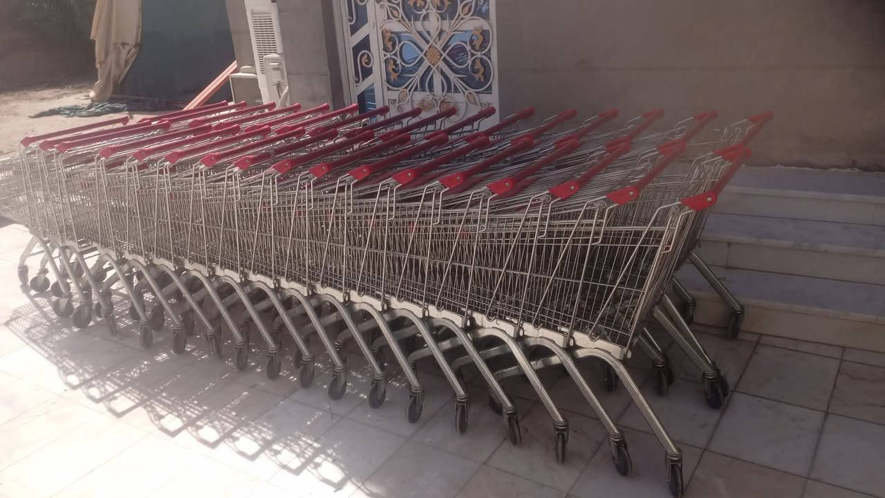 للبيع عارضات طرحي و عربات تسوق اتصال ***********
