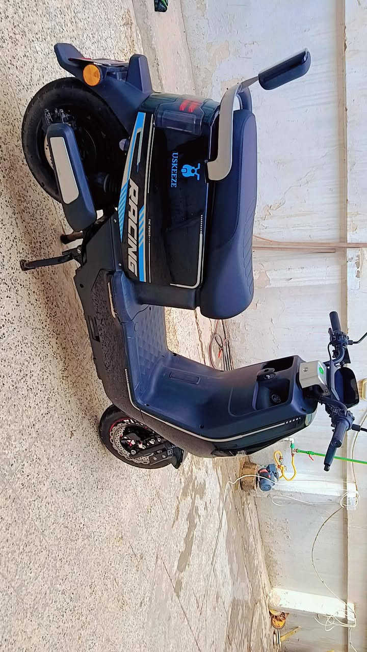 السلام عليكم ماطور للبيع كل شيء ما بيه مبدل تايه خلف وبينه جلخه خفيفه ار اربعه قيرف دبس سكريته 2025 الماطور مضبوط 100% رقم الهاتف السعر ب 800 وبينه مجال بسيط ***********📞
