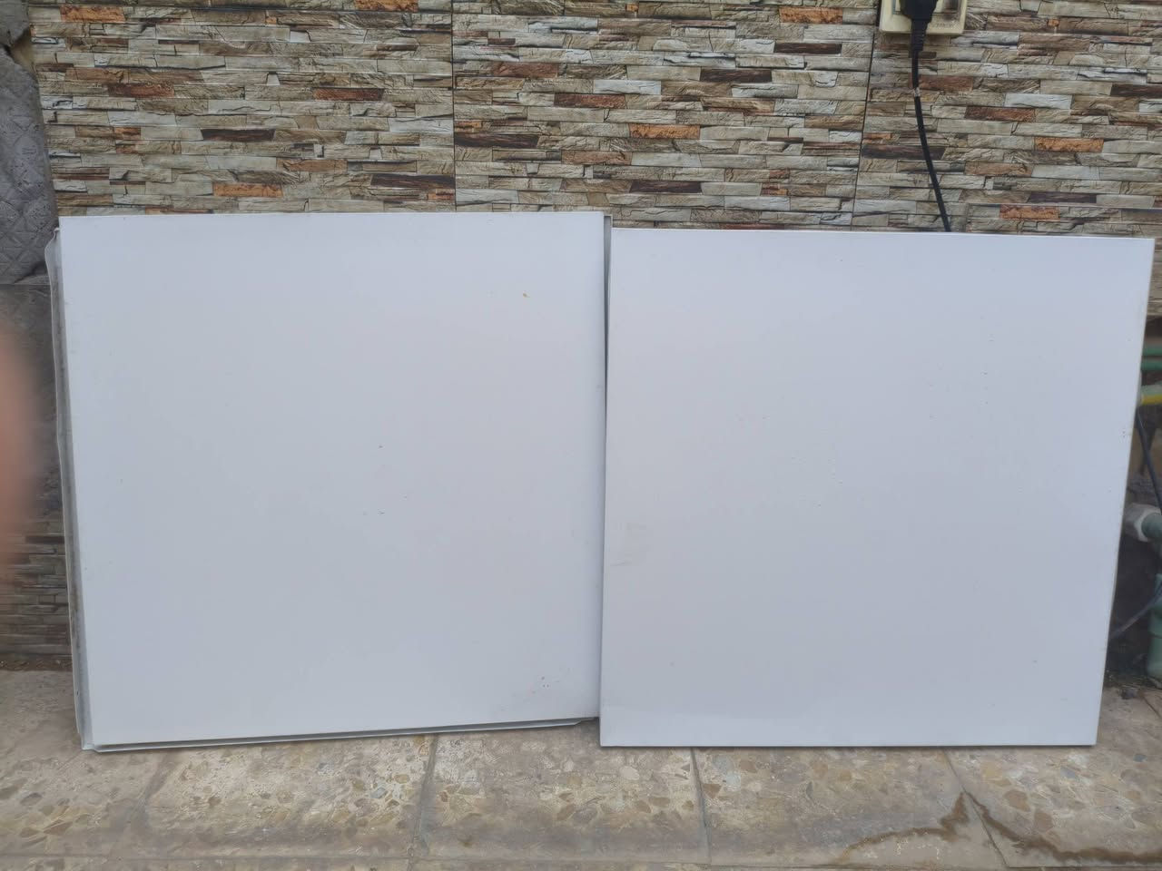 سلام عليكم
شفق ثانوي معدني للبيع 
العدد 5كارتون
للتواصل ‏‪0771 298 2190‬‏
