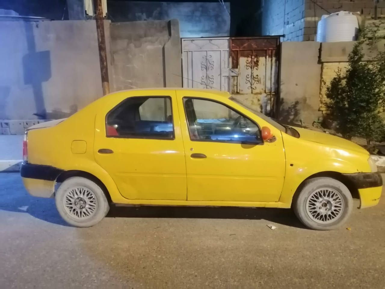 سياره للبيع كوم حديد مكينه وكير كورله سياره حلوه ***********
