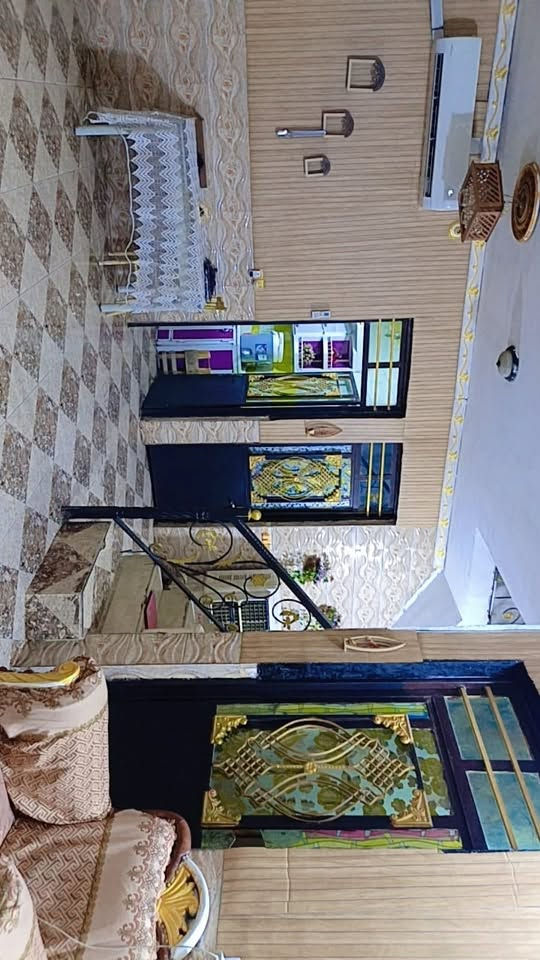 🏡 للبيع دار سكن
📍 المساحة: 225 متر مربع

✅ موقع شارع السكه 

✅ يحتوي على اربع غرف نوم +صاله +استقبال +مطبخ حار +مطبخ  بارد +صحيات خارجيه وصحيات داخليه +كراج 

✅ قرب صيطرة وليد 

💰 السعر: (تفضلو خاص )

للاستفسار والمعاينة يرجى الاتصال على: 📞 (***********)
