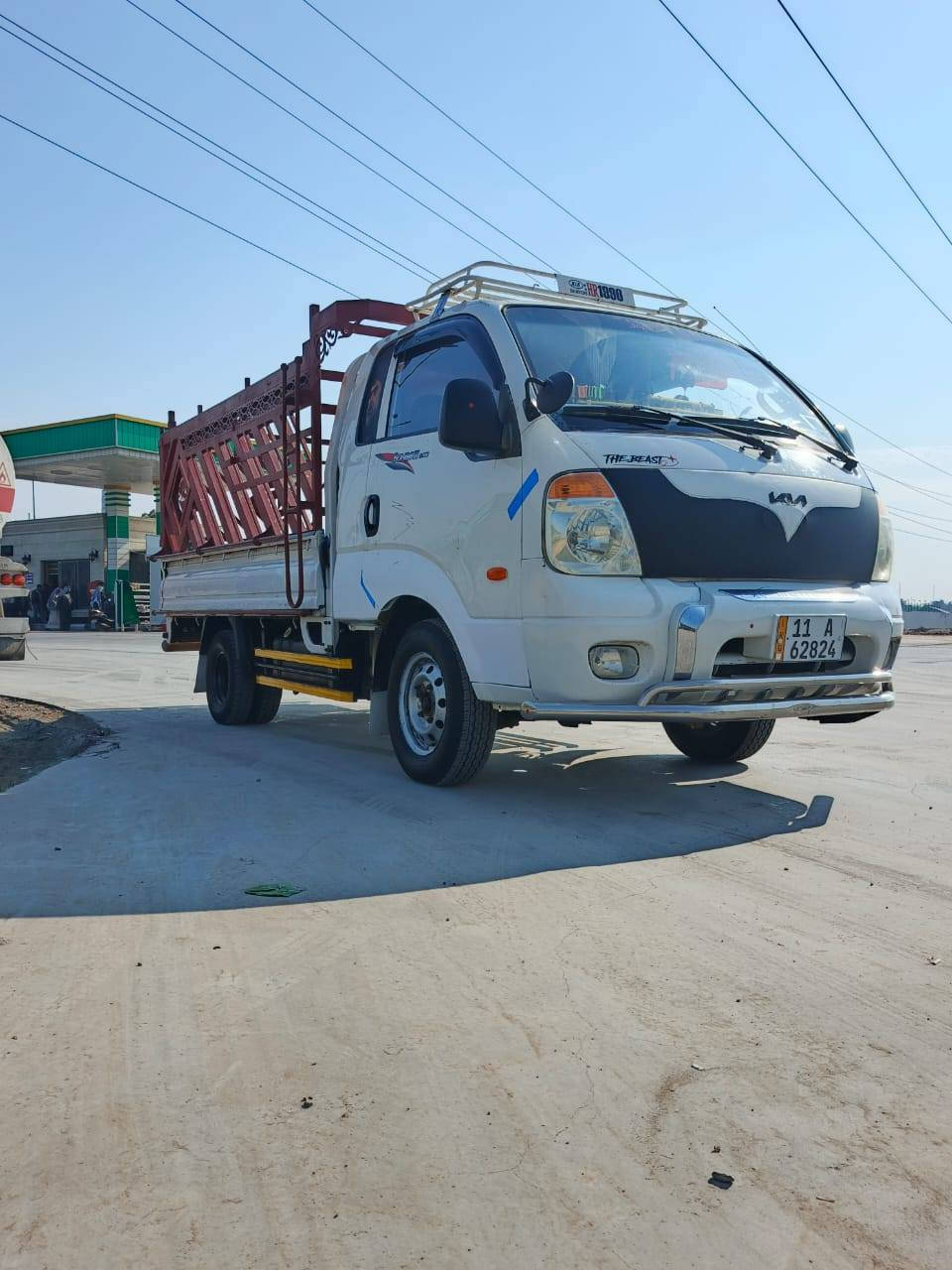 سلام عليكم للبيع كيا موديل 2007سياره مال جناي مكينه مسكر  كير اكسل شاصي كفاله رقم بغداد بسمي سياره خير من الله سعر 105وبيهه مجال  للاستفسار ***********
