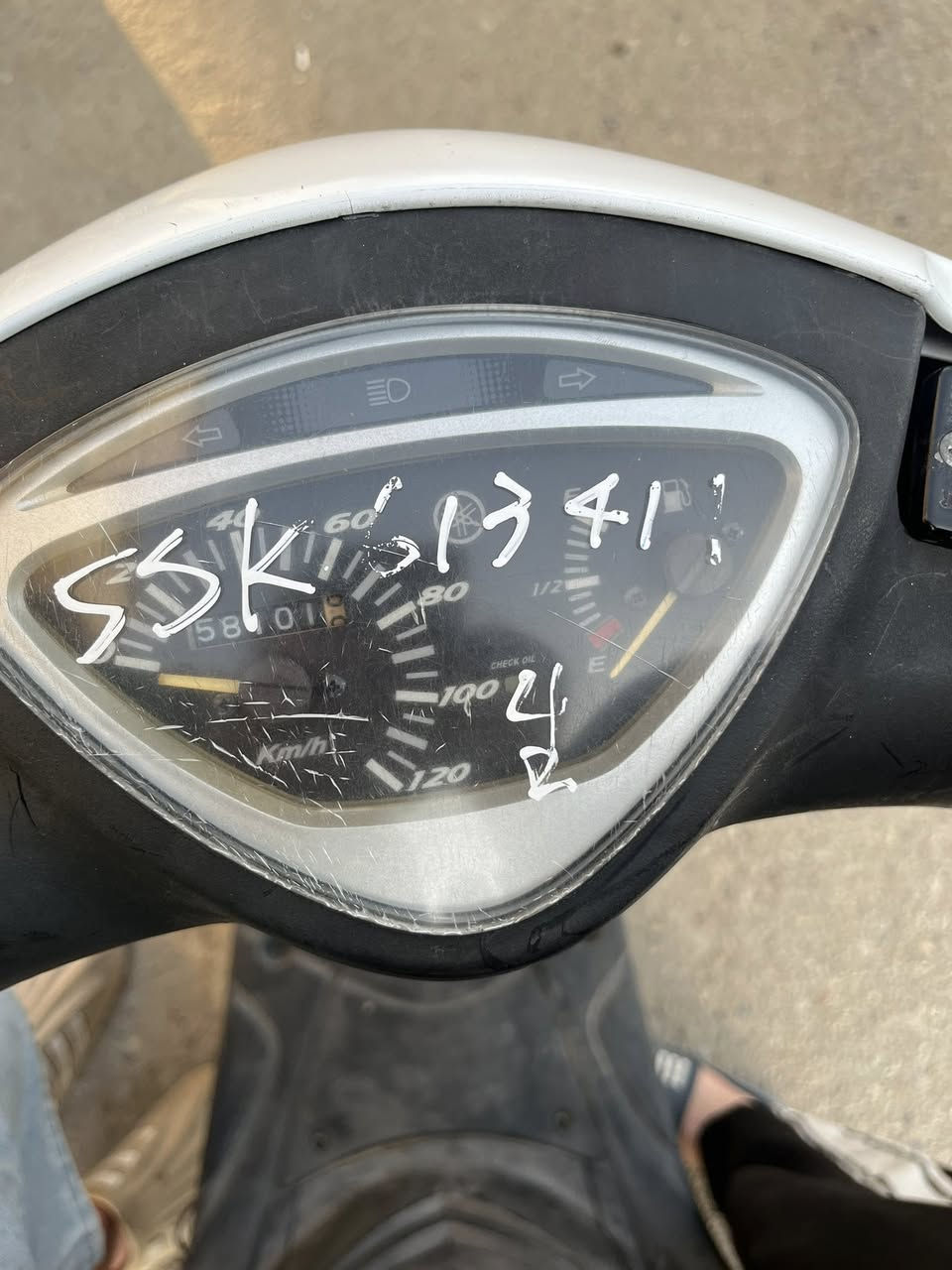 السلام عليكم دراجه ماكس بلاديه مابيها نقص كهربائيات شغاله مكينه ناعمه حلوه شلعه ومعدل تخبل تنكر سلف وتطلع سعرها٦٠٠ وبيها مجال حك الجيه بغداد دوره ***********
