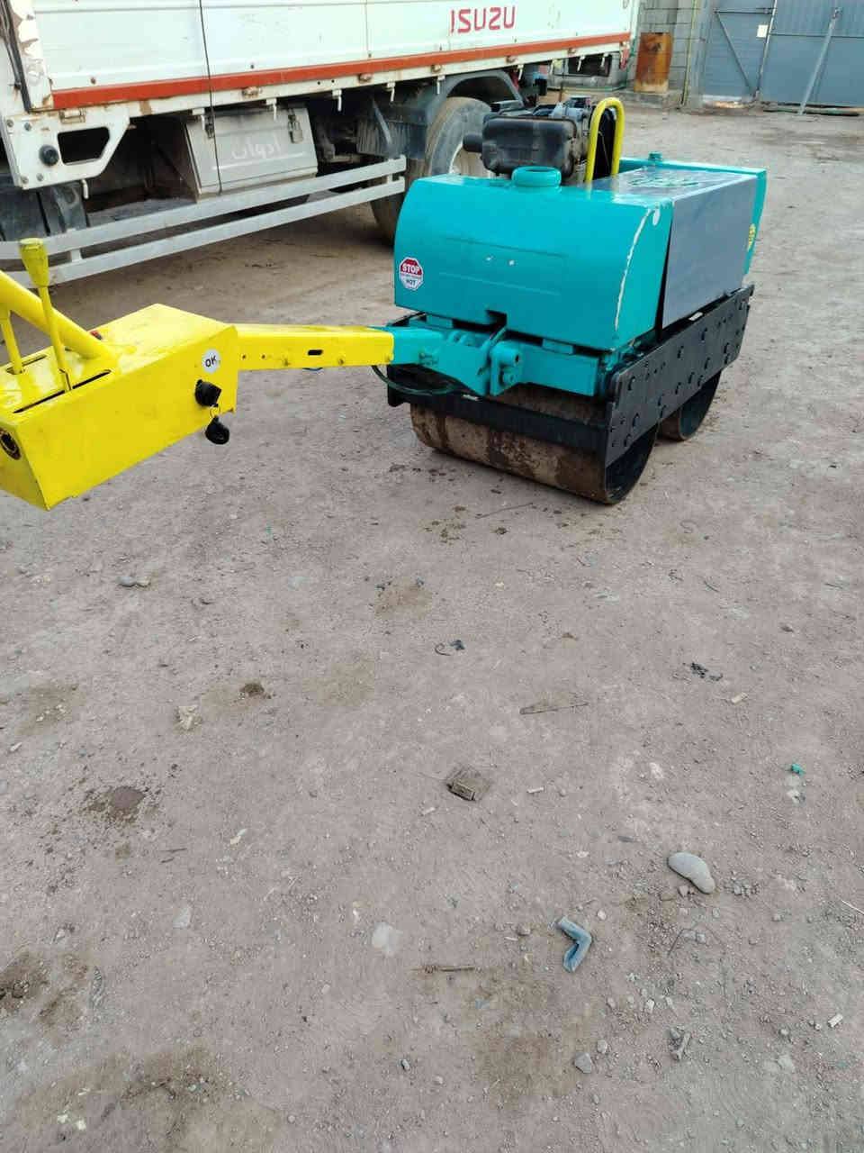 حادله يدويه للبيع 
نوع تاكوم ياباني 
وزن(1)طن عرض 70سنتمتر 
محرك كامه 
باتري جديد بلكارتون  
قماجي جدد 
هزاز شغال 
جاهزه من كلشي ماتخسر عليها دينار مباشر للعمل 
مكاني واسط الكوت مركز المدينه 
اي استفسار اتصل بلرقام 
***********///اسيا 
***********///اثير 
نعتذر عن الرد في الخاص اما واتساب الصفحه اوالاتصال ☝☝☝☝☝
