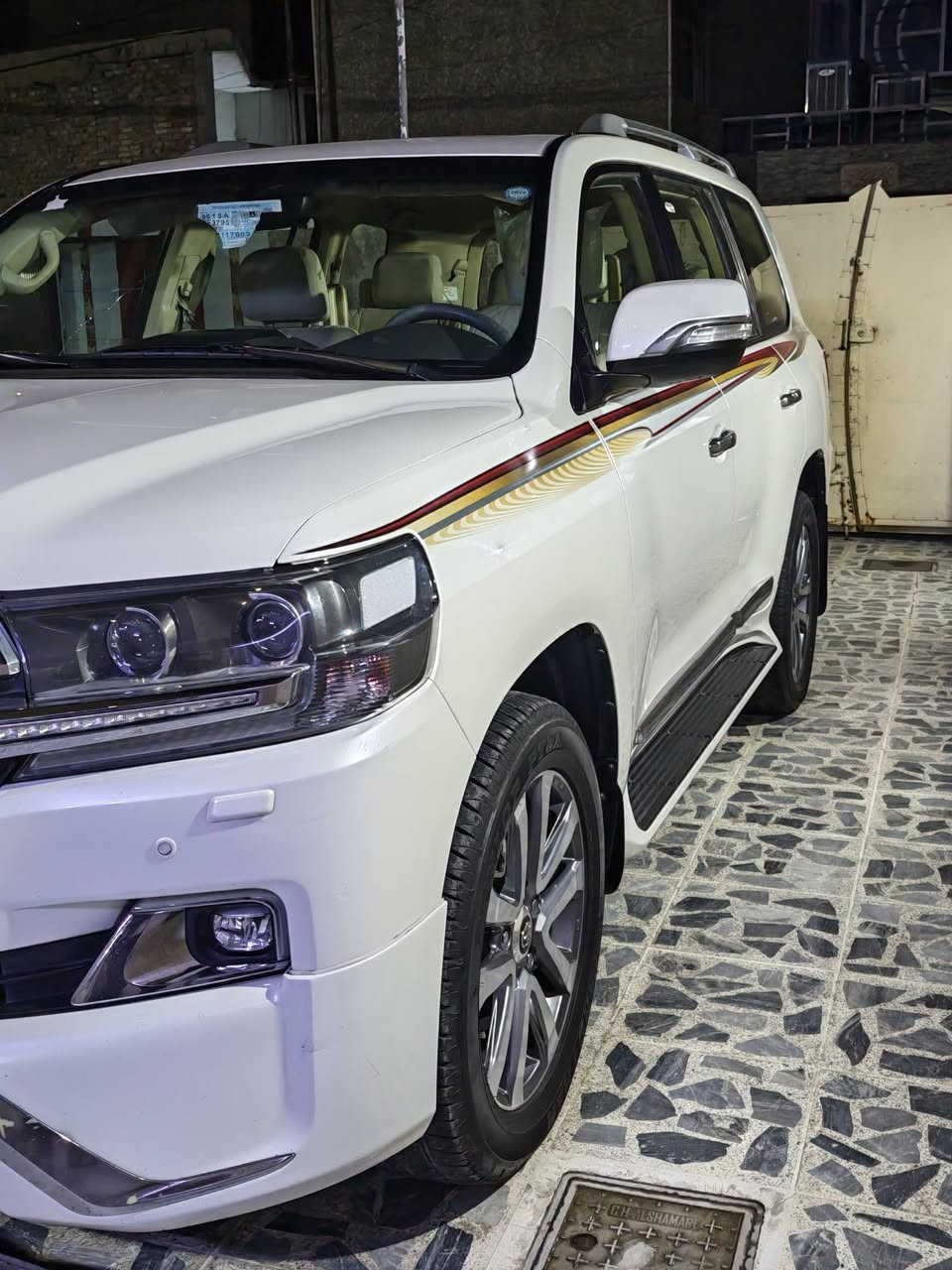 سلام عليكم 
لاندكروز وايت ادشن 2017 سياره نضيفه جدا تخم تاير دلووب رقم سليمانيه باسمي تحويل مباشر فوول مواصفات مكاني بغداد الكاماليه ***********
