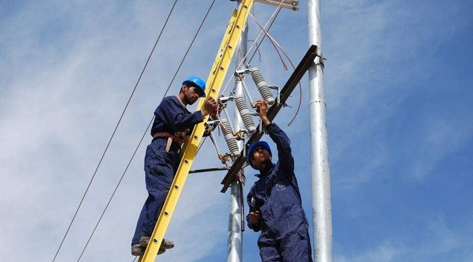 علي الكهربائي / نعمل كافة أعمال 🏚

1️⃣ربط كيبل رئيسي كشف اعطال 

2️⃣صيانه جميع أعمال الكهربائية

3️⃣عمل بوردات و سراكت حسب الطلب

الإتصال أي أستفسار 📞 *********** عمارة, ميسان
