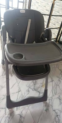 كرسي طعام • مستعملة • بدون عيوب