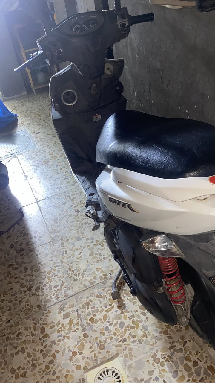 السلام عليكم شباب جيتي ار للبيع

الموديل ١٥ دشبوب عداد مو الكتروني

الدراجه ياباني كلشي ؏ وضع الشركه برغي ممطخوخ

مكينه الي بالك خرسه خير من الله

سعرها مليون وبيها مجال بسيط
العنوان البلديات شارع الكهرباء
رقمي ***********
