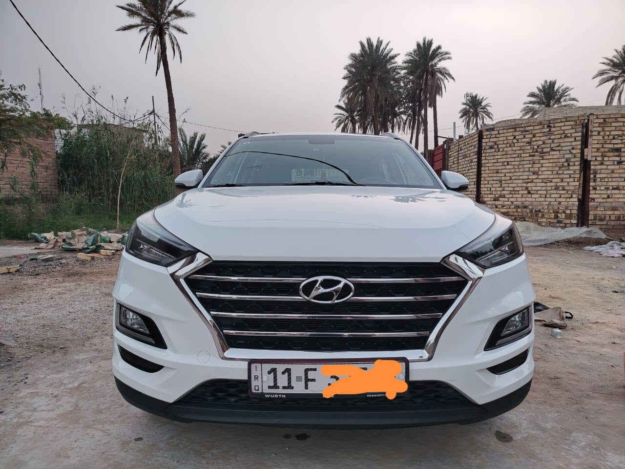 السلام عليكم 
توسان موديل 21 جديده رقم بغداد خمس عدسات كشن كهرباء شاشة تحكم جهتين بيه بعد هواي مواصفات كفالة عامة السيارة السونار مرفق بالمنشور الاتصال على الرقم
 ***********
السعر 195 بيه مجال بسيط

