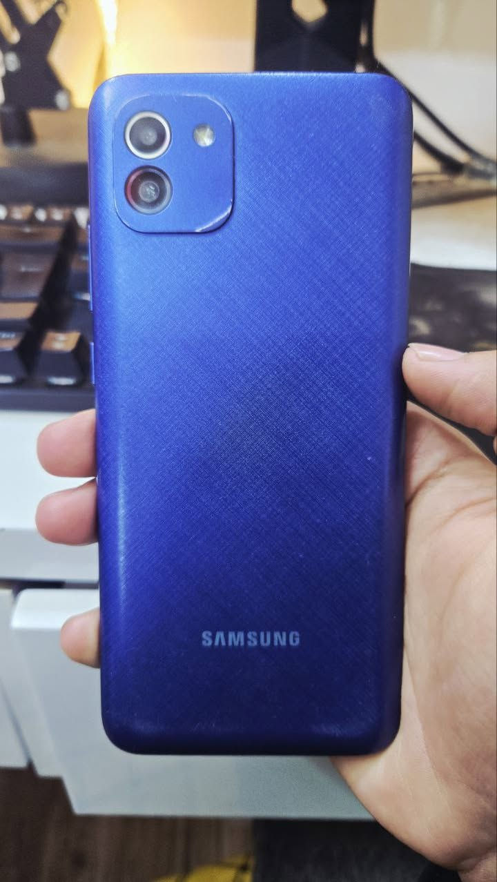 سامسونك اي03
 ذاكرة 32 امبدل شاشة فقط جهاز نضيف استخدام بيت فقط 
مكاني ناصرية مركز سعر45 الف 
📩 للتواصل: ***********
