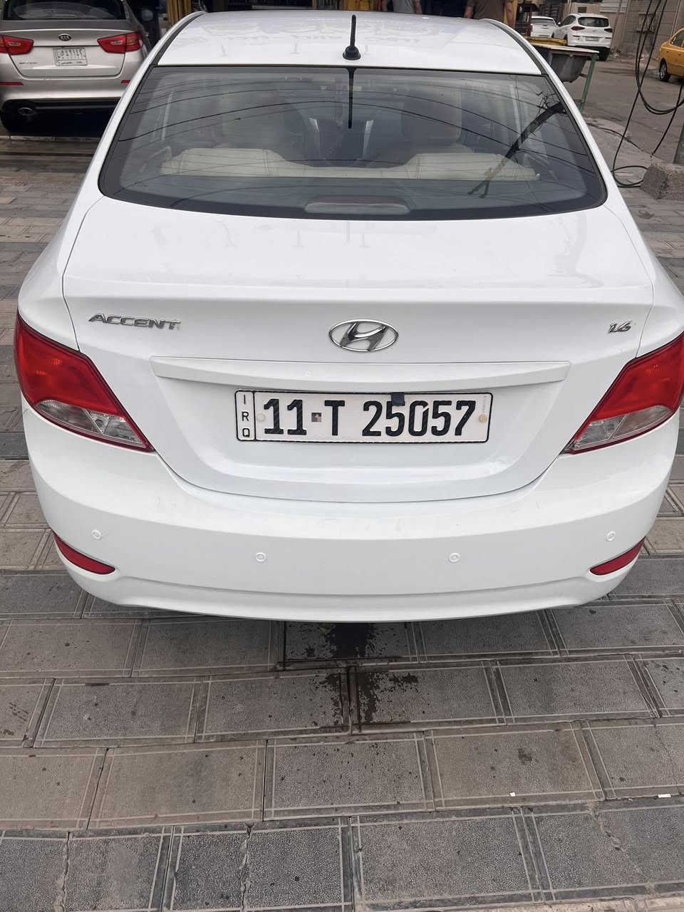 اكسنت 2016 فول كير مكينة خير من الله مكينة 1600 دوش المرغوب مابيها اي نقص صدر جديد تبريد ثلج فتحة تحكم ستيرن جهتين الارضية مغلفة جلد دوشمة جلد السيارة بأسمي تحويل ثاني يوم 
***********
