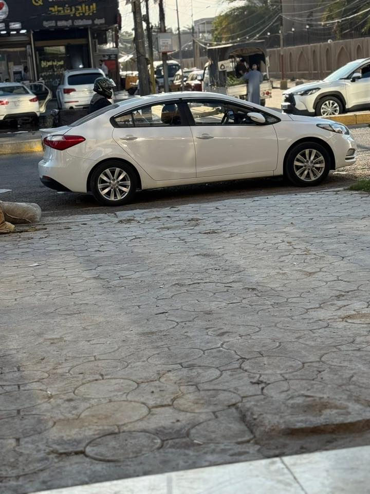 السلام عليكم كيا سيراتو الشركة الدولية للبيع
السيارة باسم والدي +سنوية2028
المواصفات:
محرك 2000 مكينة مكفولة من الفتح 
اشاير مري اوتو ويه السويج
كاميرة خلفية+حساس بلادي
تبريد مجمدة
تحكم ستيرن جهتين
داخل جلد لونين
فتحة
يدات نيكل 
رقم انكليزي جديد
منضومة زنون بيها
مدوشمة البطن
مسوي الها سيرفر عام ادامه+عبوة بانزين العدد2
صدر السيارة امامي + خلفي مبدله ع ايدي
الرقم:***********
السعر:136وبيها مجال
مكان السيارة بغداد الدورة
