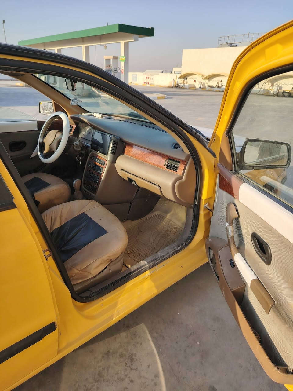 السلام عليكم البيع سمد موديل 2012 مكينه كير خير من الله تبريد تدفئه كله شغال شاشه تخم تاير صدر امامي خلفي كله جديد بيها مكانات صبغ بدون ضربه السياره نضيفه رقم بغداد نكليزي بسمي مكاني واسط الكوت السعر ٣٨ وبيها مجال *********** /*********** /حسن ابو محمد
