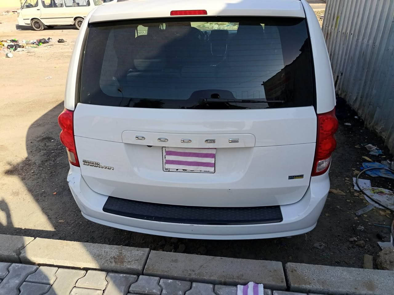 السلام عليكم دوج كرفان للبيع المستعجل سياره كامله مابيهه اي نقص الضرر جاملغات امامية سرقة سرقة 
ونضربت هناا بالعراق الباب عكس السايق والبنيد بي شويه صبغ سونارها موجود السياره خير من الله كير مكينه تبريد مكفول الشراي يدخل عليهه والبي مجاال تشلع عيوني السعر 168 للأستفسار الاتصال ع الرقم *********** بغداد, العراق
