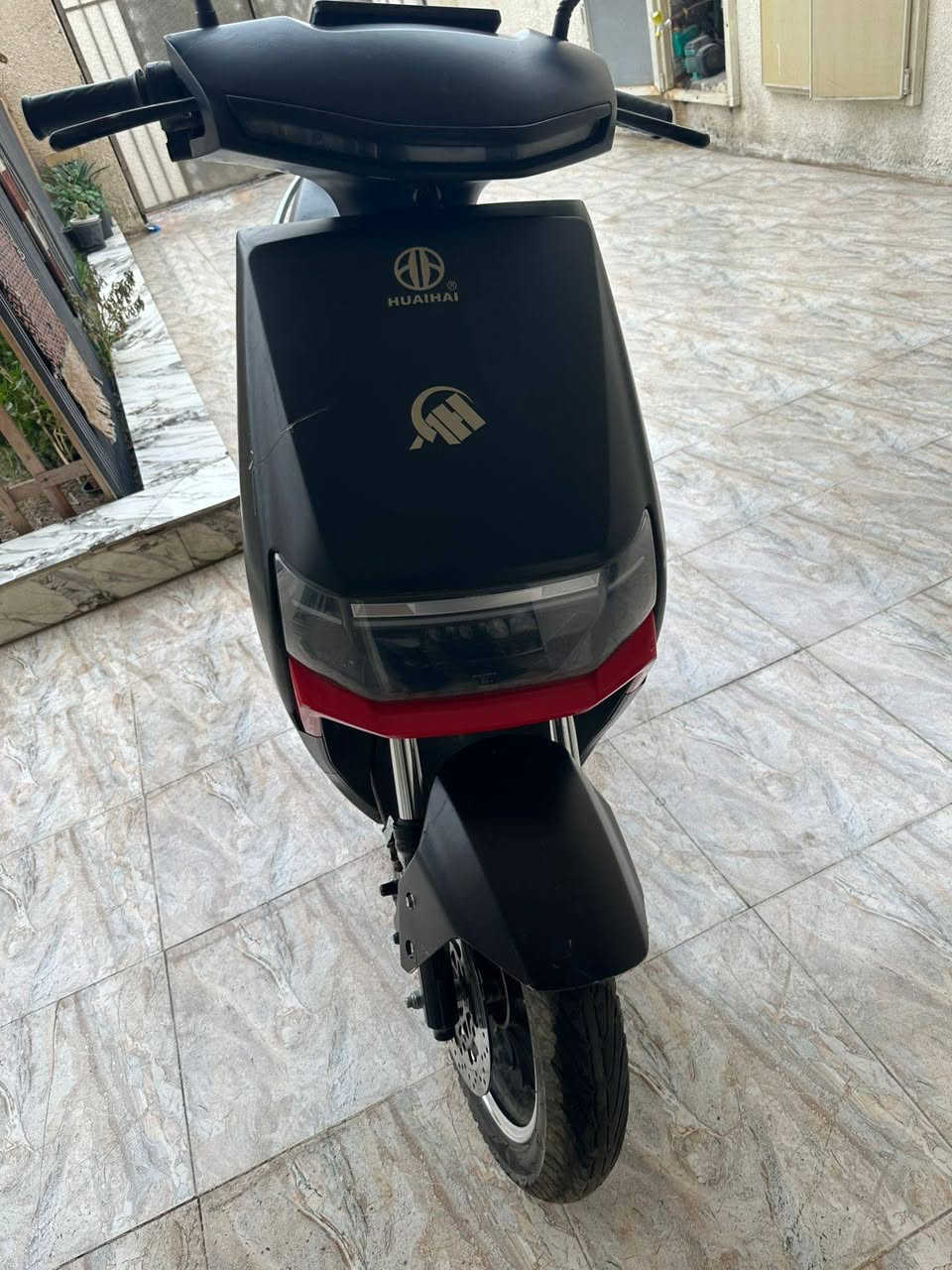 السلام عليكم دراجة شحن للبيع ٦ بطاريات استعمال ٨ اشهر الدراجة نضيفة ما ماشية هواي نظام بك بلوتوث سماعات داخلية  وشحن كلش زين السعر ٧٥٠ الف وبيها مجال بسيط 
***********
